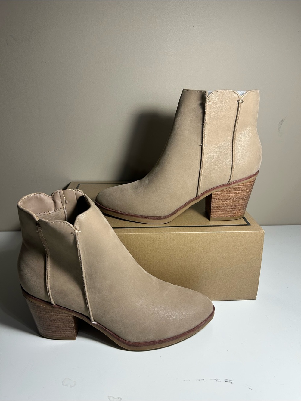 MIA- heel boots, tan, 7.5 women sw